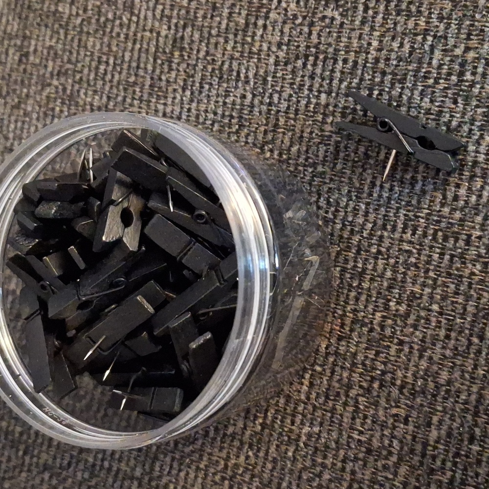 50 piece thumbtack clothespin clips